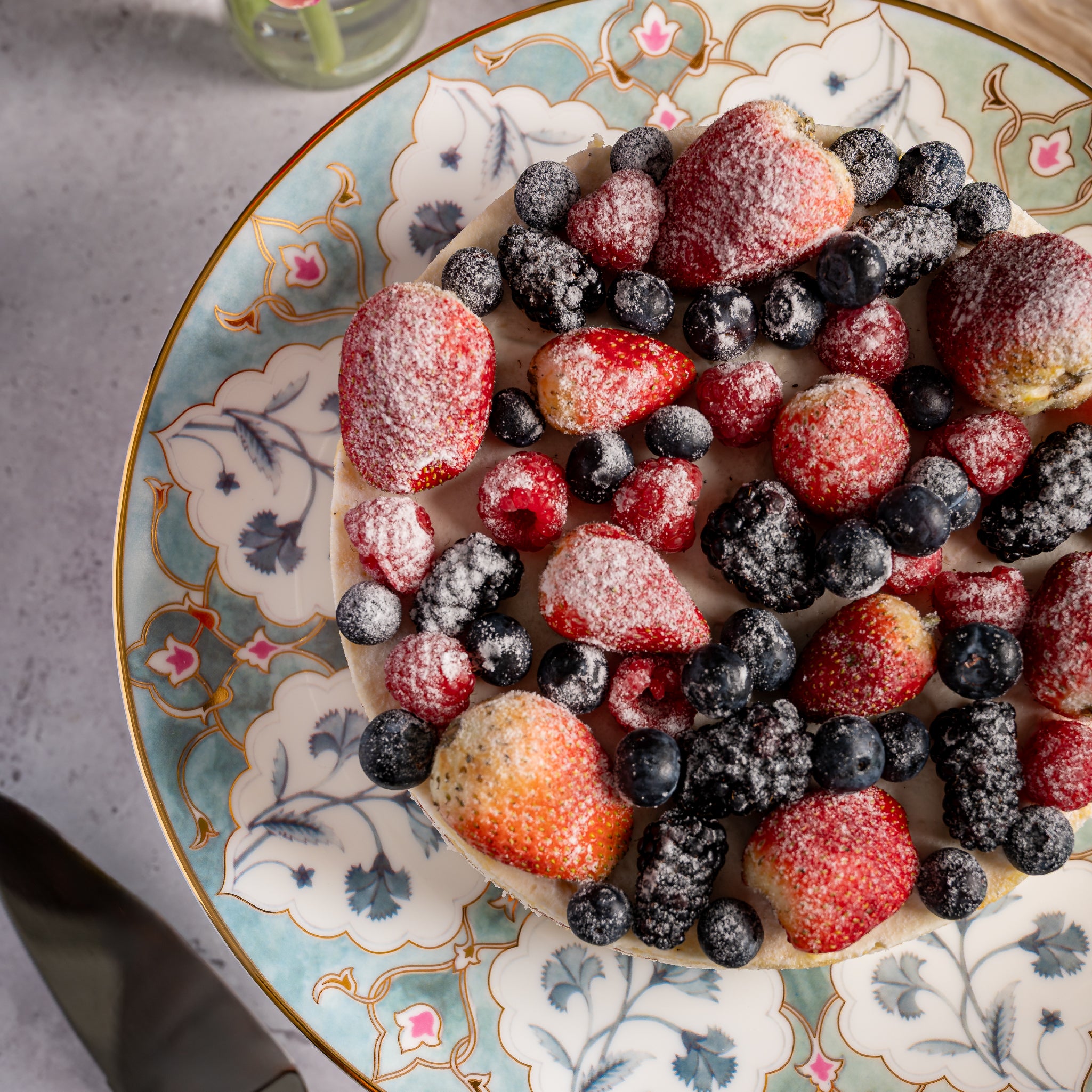 Nilofer Grande Cake Stand (Set of 1)