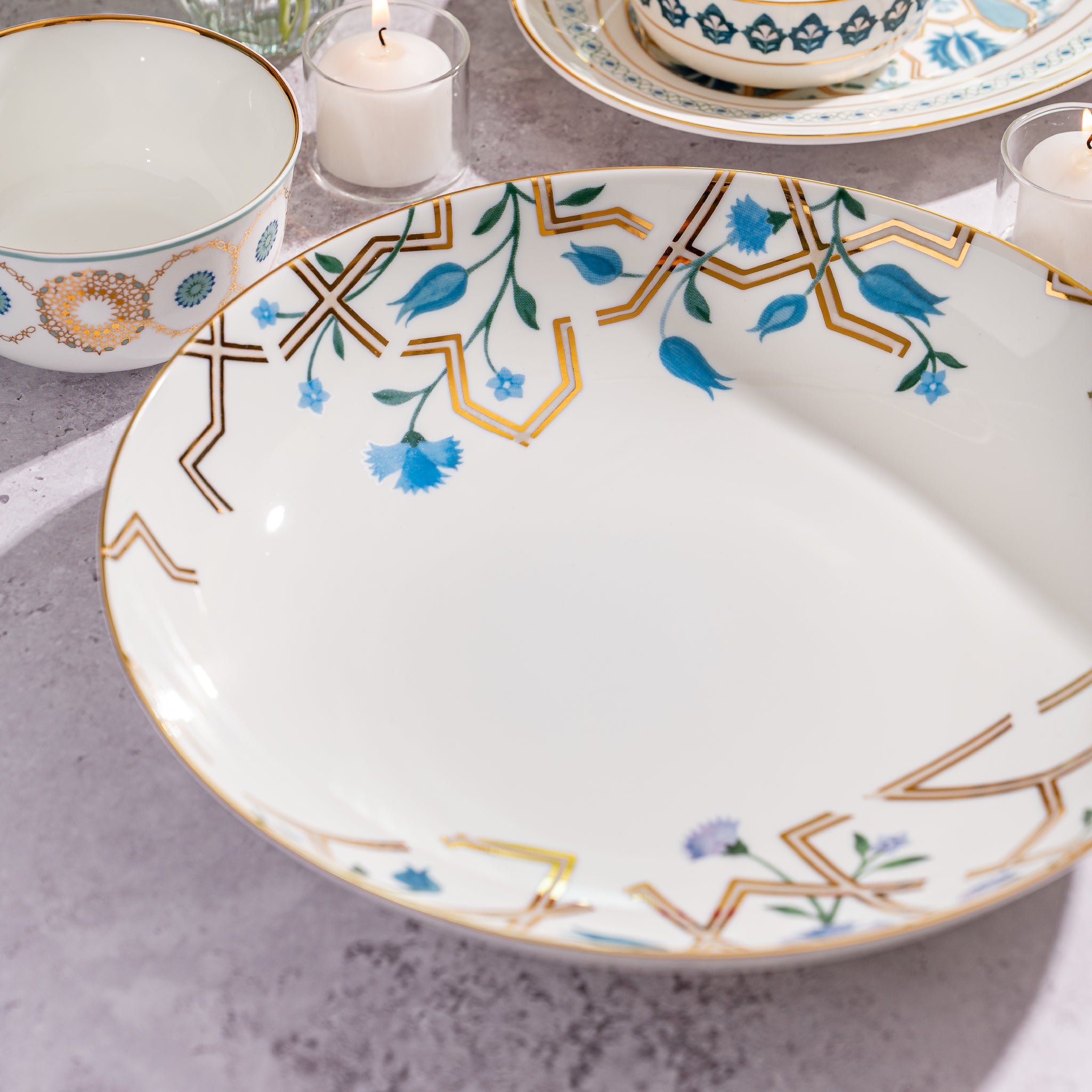 Nilofer Grande Serving Bowl (Set of 1)