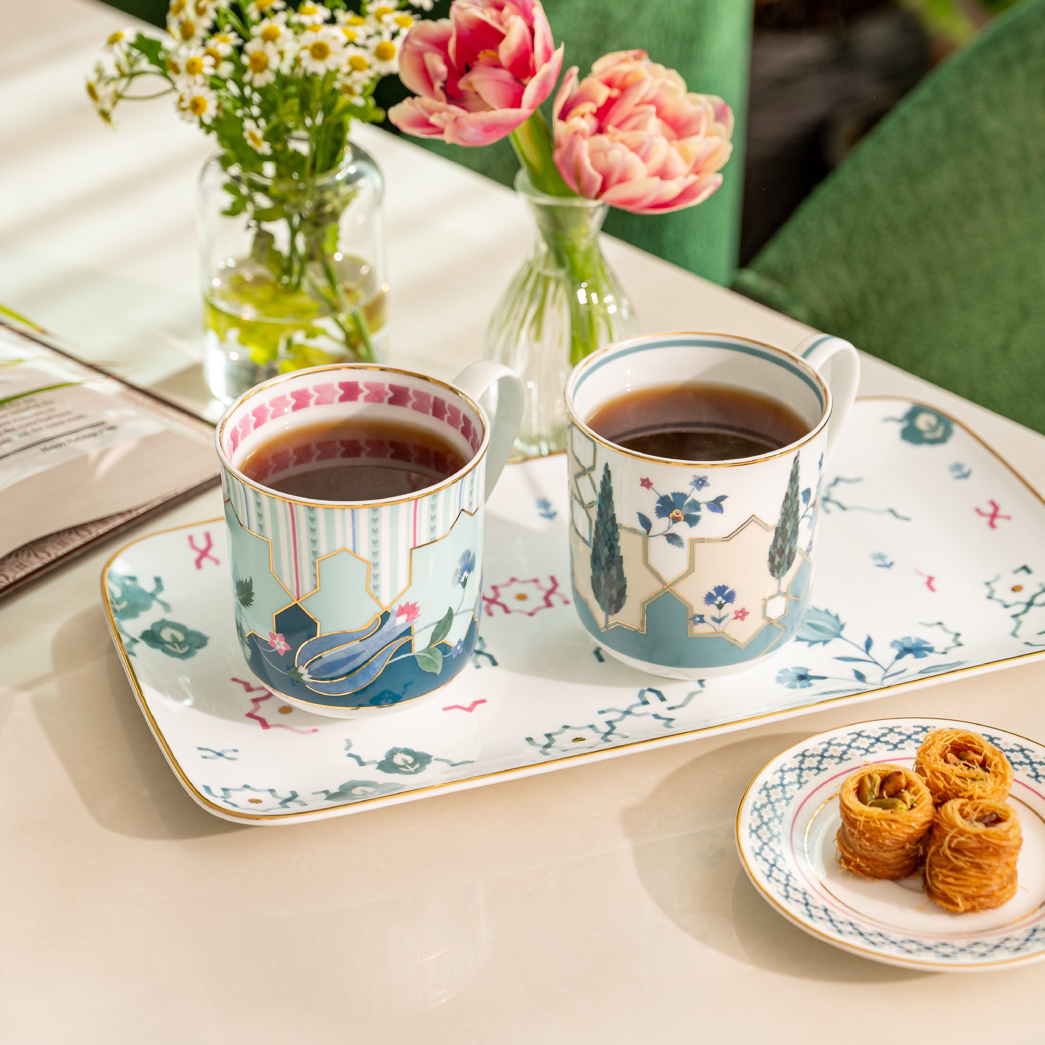 Nilofer Rectangular Platter (Set of 1)