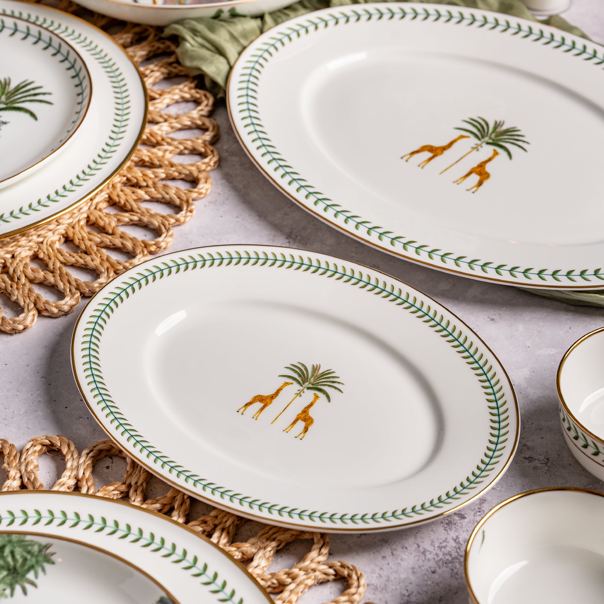 Nyara Small Oval Platter (Set of 1)