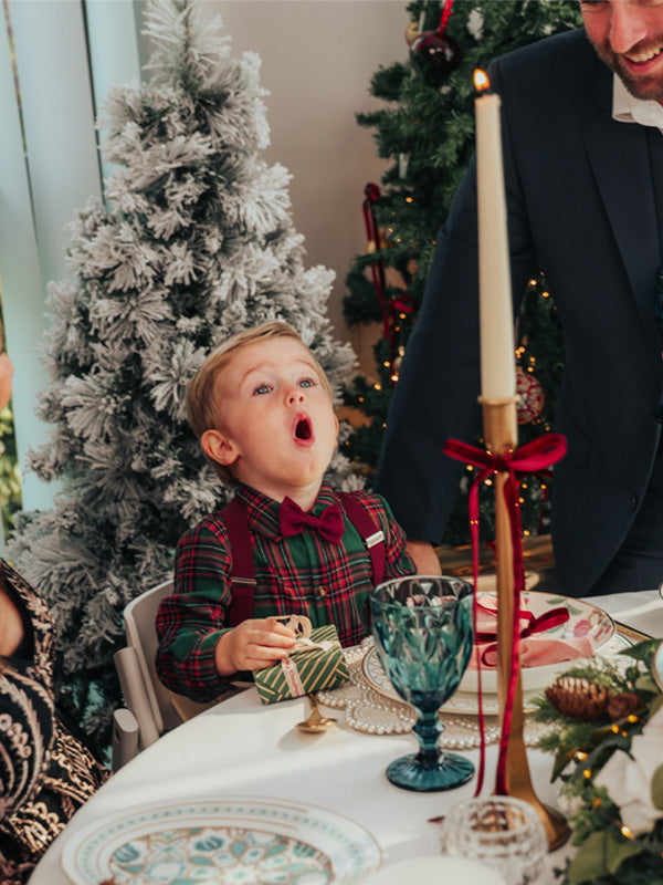Festive Table, Modern Hearts