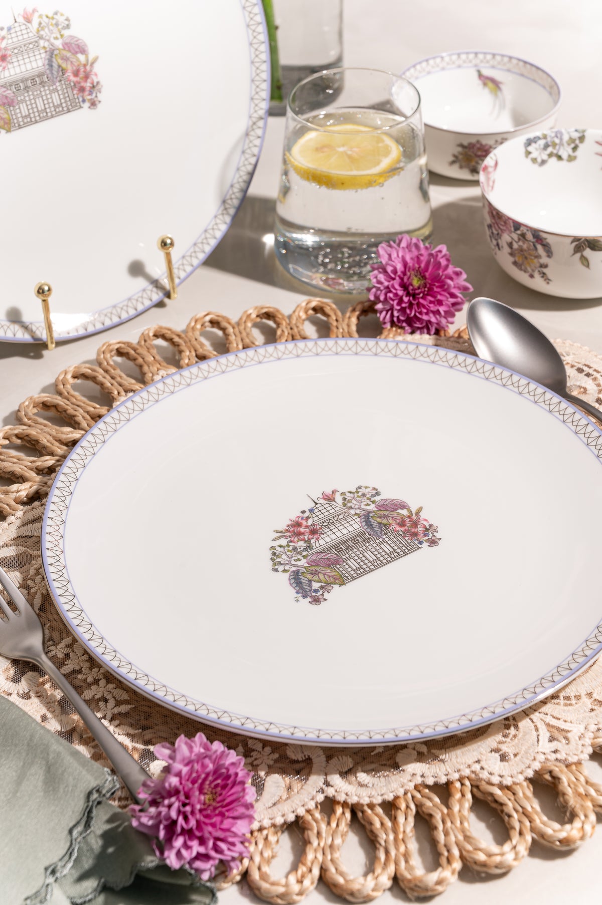 Shirovana Dinner Plates (Set of 4)