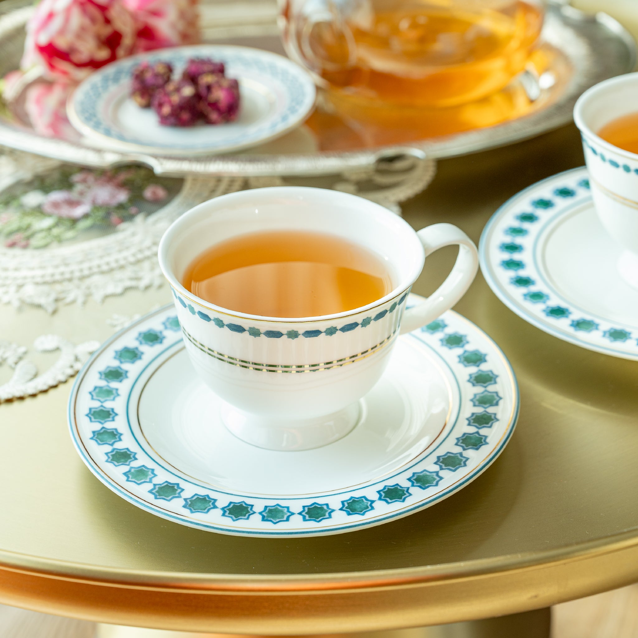 Nilofer Tea Cups & Saucers (Set of 4)